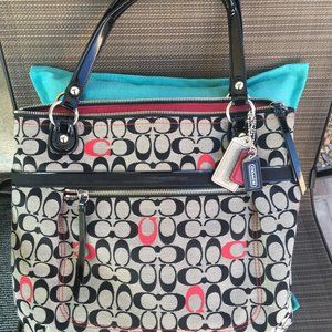 COACH Poppy Embroidered Signature C Glam Black/Red
